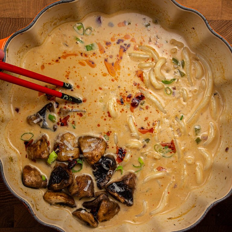Creamy Green Curry Udon Soup with Mushrooms